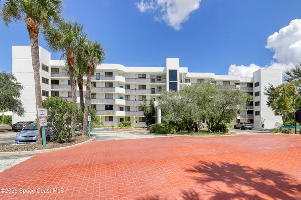 300 COLUMBIA DR 1103