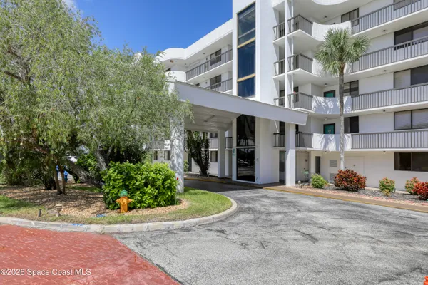 300 COLUMBIA DR 1103