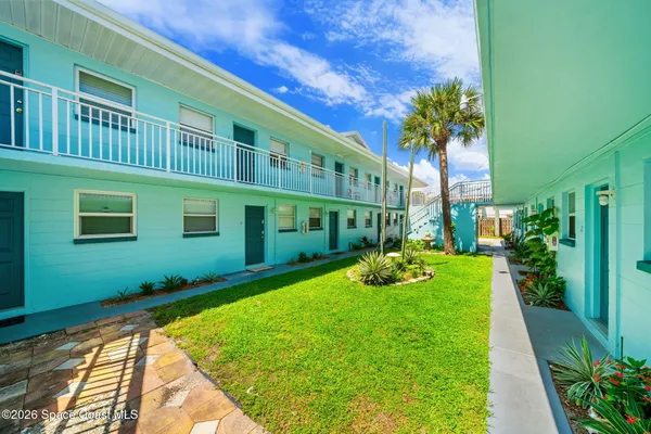 406 TYLER AVE 3