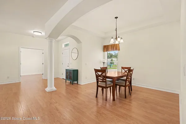 1912 FREEDOM DR