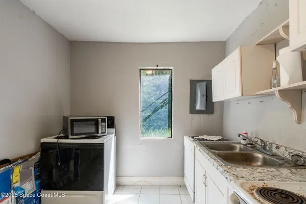 1417 WALTER ST