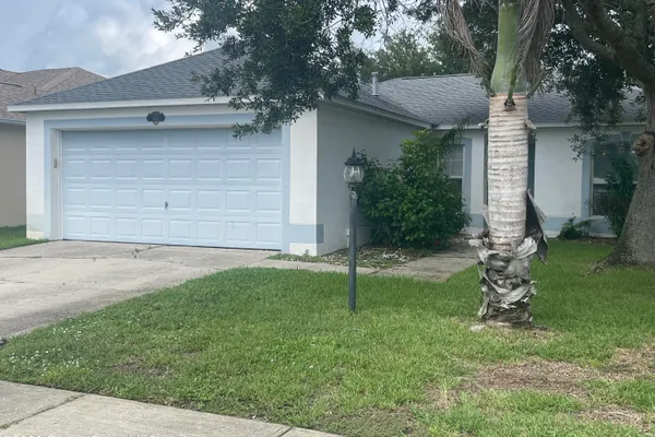 1211 BERRYHILL DR