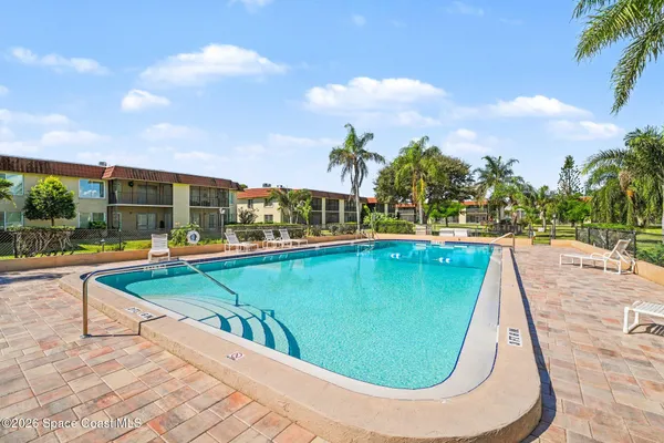 201 SAINT LUCIE LN 907