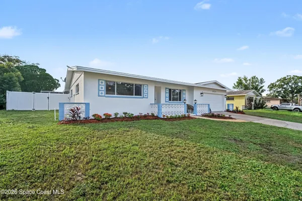 3820 VALLEY LN