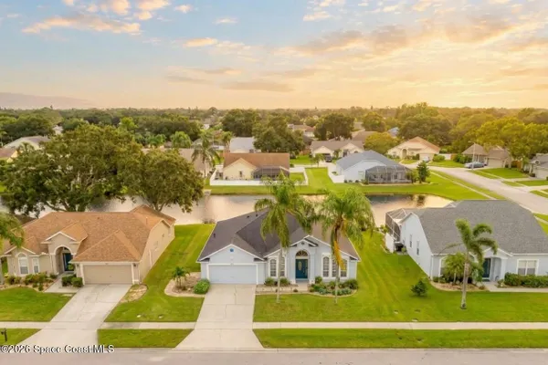 1023 PELICAN LN