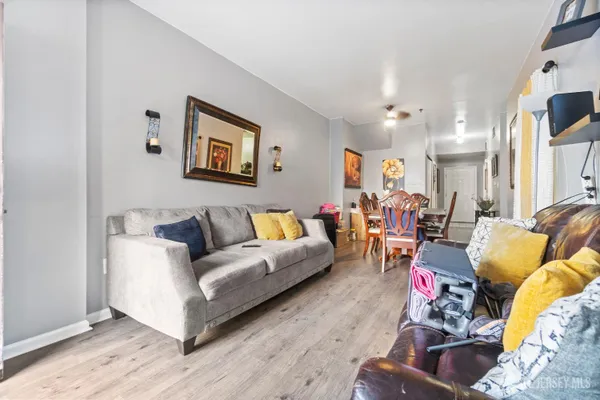 122 REMSEN AVE A