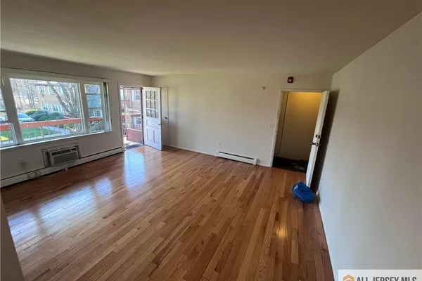 55 GILL LN 14