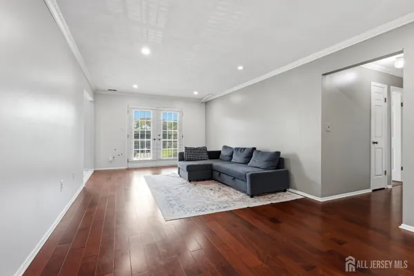 209 NEWPORT CT