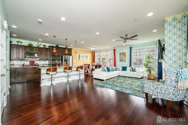 29 MORRIS LN