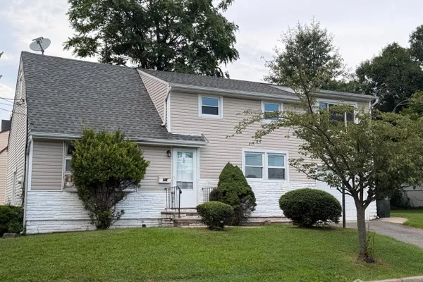 38 RARITAN AVE