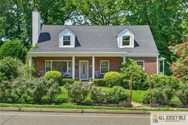179 LAKE AVE