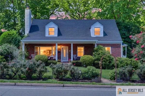 179 LAKE AVE