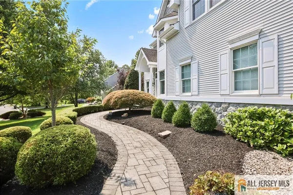 16 CUMMINGS RD