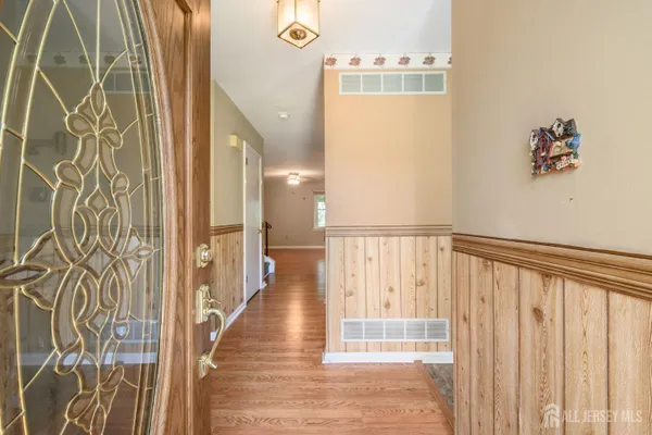 39 RIVER BANK DR