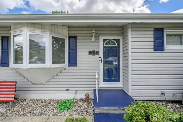 25 BROOKSIDE RD