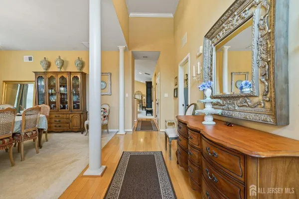 52 VINEYARD CT
