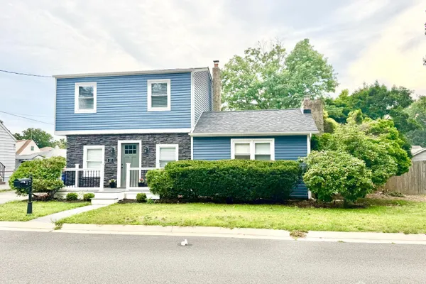 27 BROOKSIDE RD