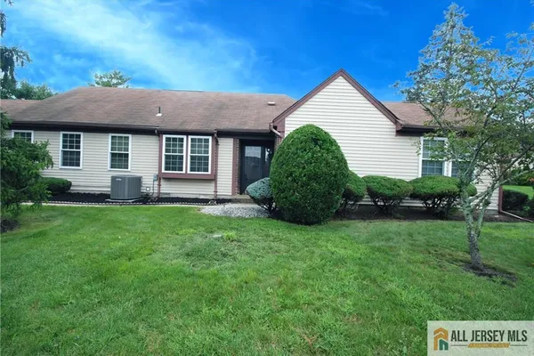 12 DORCHESTER DR