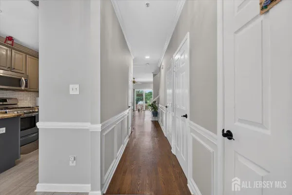 1008 BLOSSOM CIR