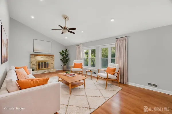 20 FRANKLIN DR