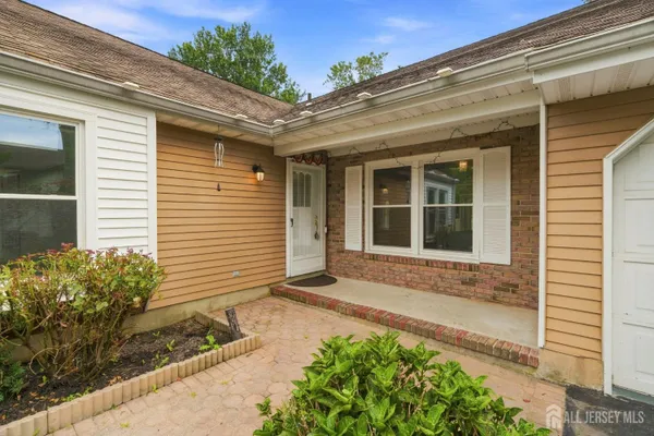 20 FRANKLIN DR
