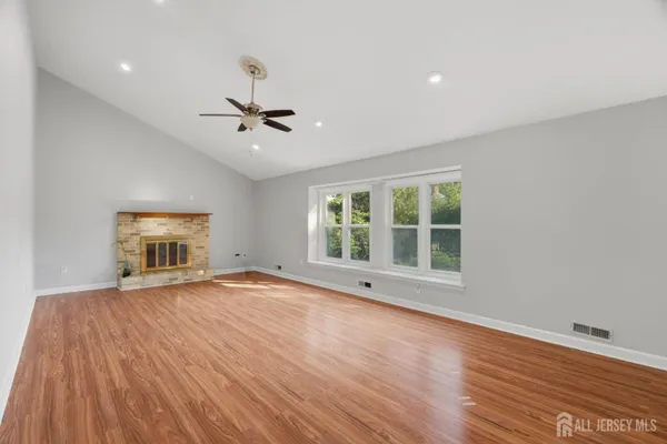 20 FRANKLIN DR