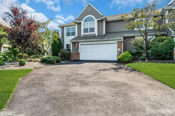 8 PINE VALLEY LN