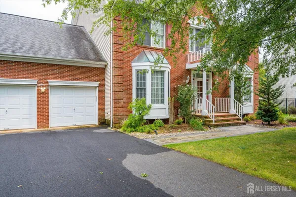 8 MCBRIDE WAY