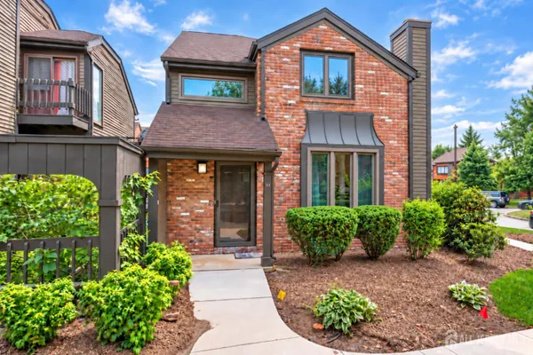 93 RIVERBEND DR
