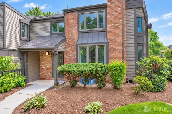 93 RIVERBEND DR