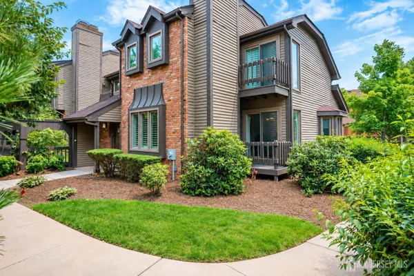 93 RIVERBEND DR