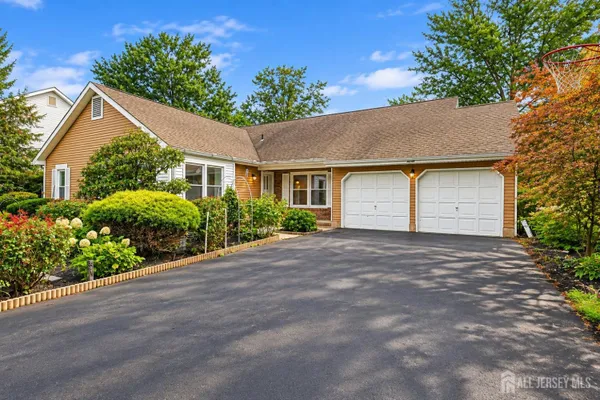 20 FRANKLIN DR