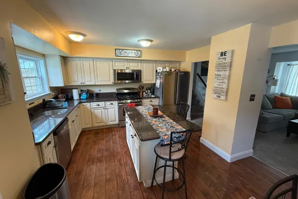 7 VERONA AVE