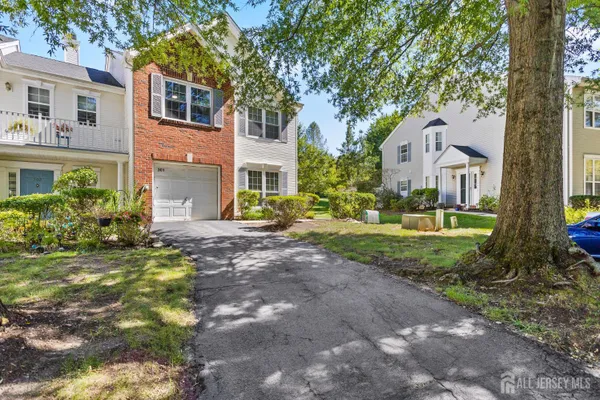 301 PHEASANT RUN