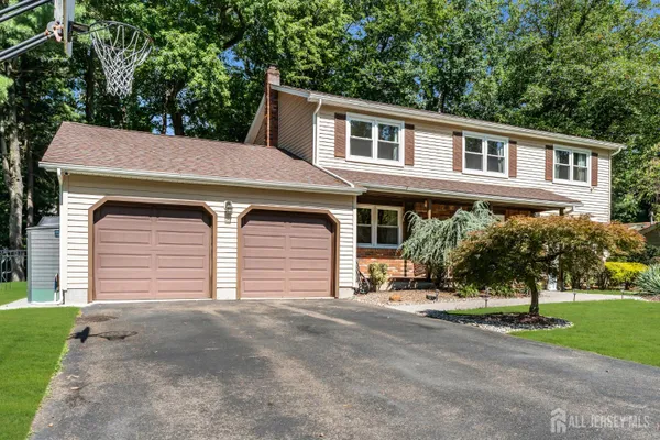 6 MOUNT CT