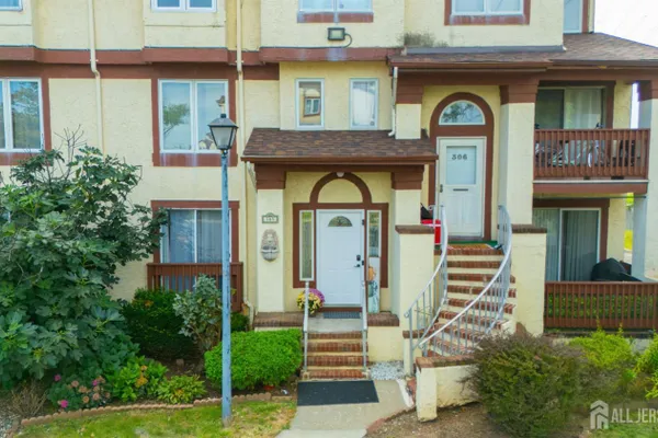 305 MICHAELS CT
