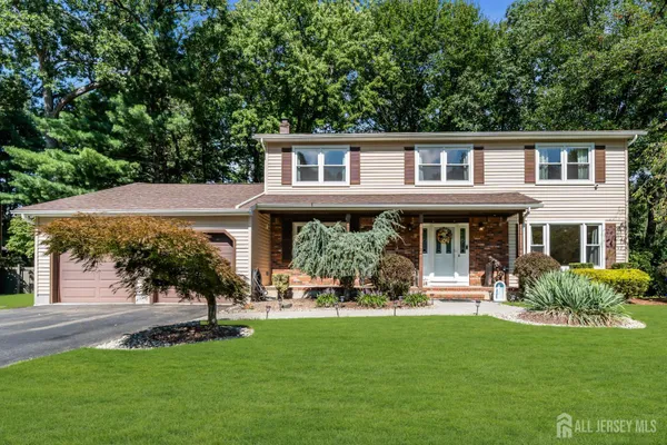 6 MOUNT CT