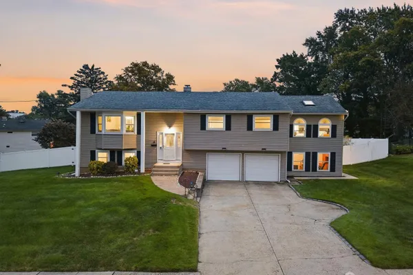 6 SHERRY RD