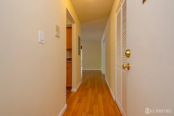 1005 HIDDEN VILLAGE DR