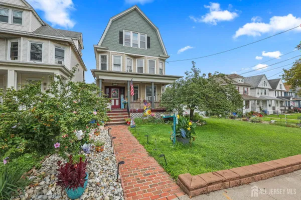 124 KEARNY AVE