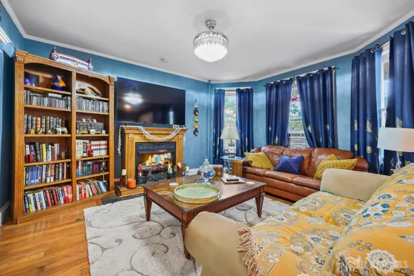 124 KEARNY AVE