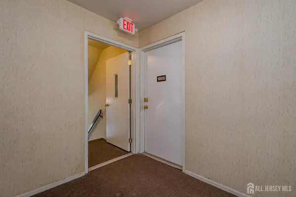 1005 HIDDEN VILLAGE DR