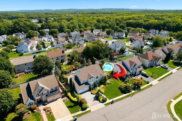 41 HIGH POINTE WAY