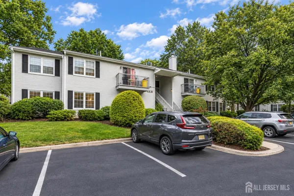 102 MORGAN PL