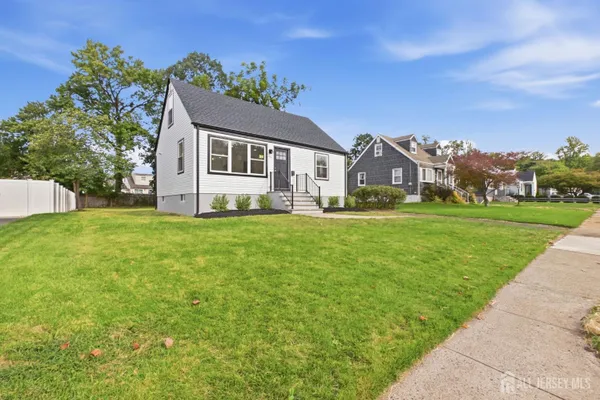 154 OAKMANOR PKWY