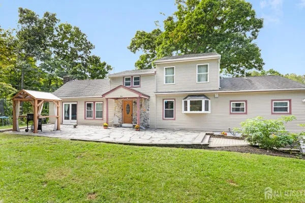 24 SHORE RD
