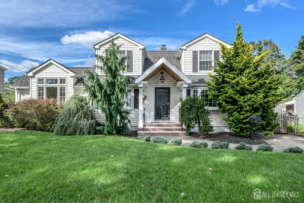 128 FLORENCE PL