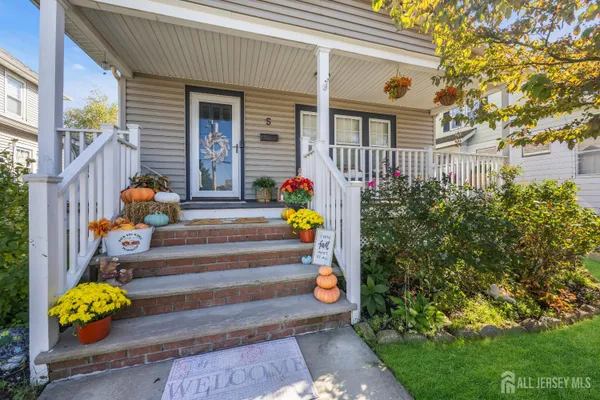 5 FAIRVIEW AVE