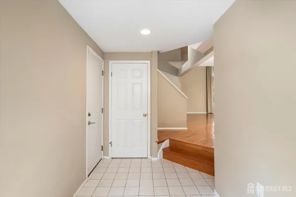426 SAYRE DR