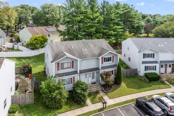102 BENJAMIN CT